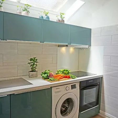 Just Like - Private Parking - Free E-bikes - Welcome Breakfast Apartment